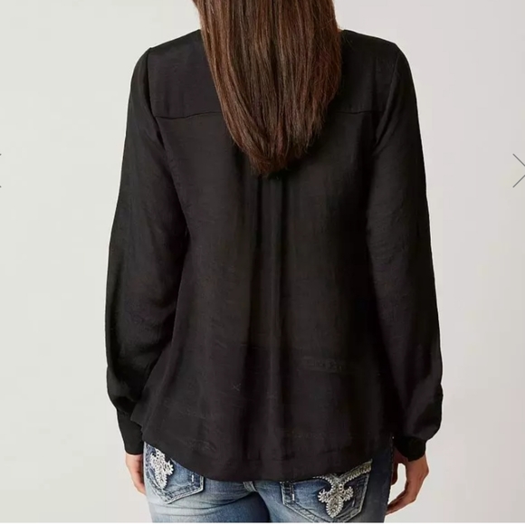 NWT! Buckle Brand Black Metal Ring Top ~ Size Small~ - Picture 3 of 16